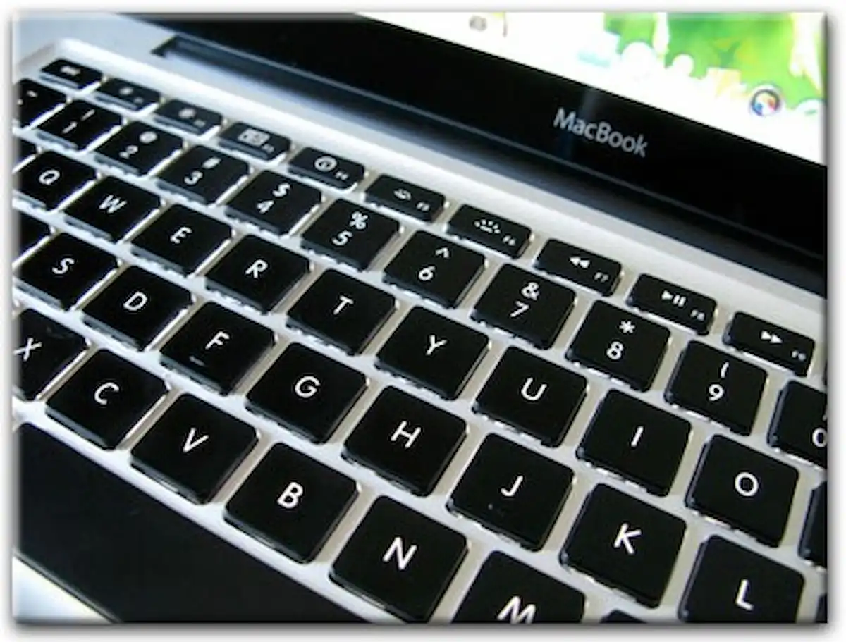 Замена клавиатуры Apple MacBook в Клину
